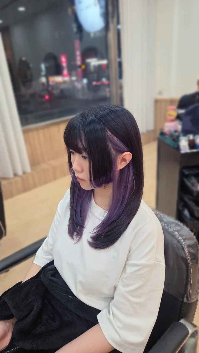 長髮耳圈染黑中藏紫色作品