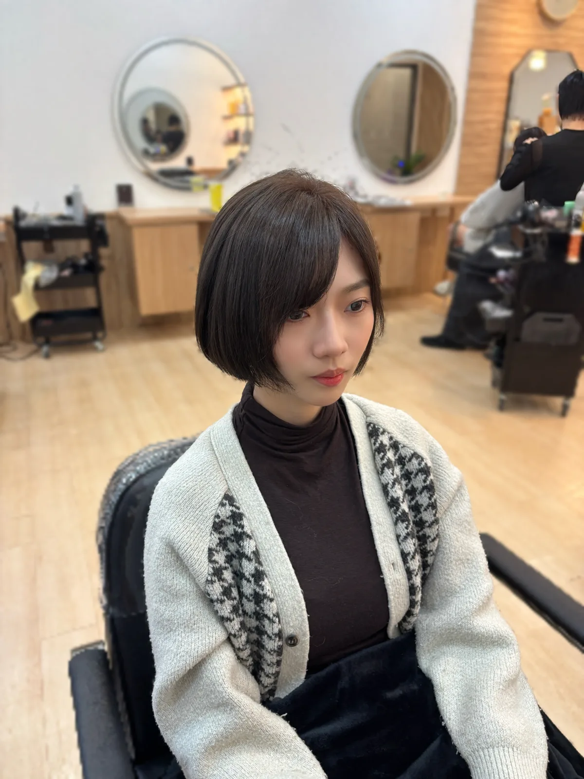 依臉型客製化短髮